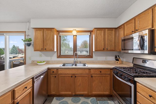 14620 Hayes Road, Apple Valley, MN 55124