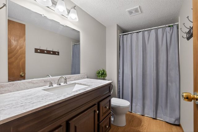 14620 Hayes Road, Apple Valley, MN 55124