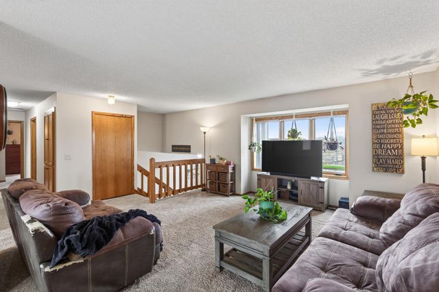 14620 Hayes Road, Apple Valley, MN 55124