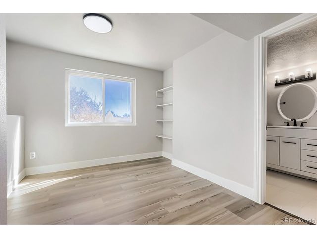 3800 S Quintero Cir, Aurora, CO 80013