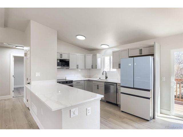 3800 S Quintero Cir, Aurora, CO 80013