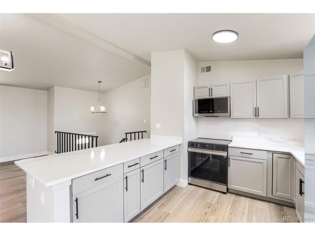 3800 S Quintero Cir, Aurora, CO 80013