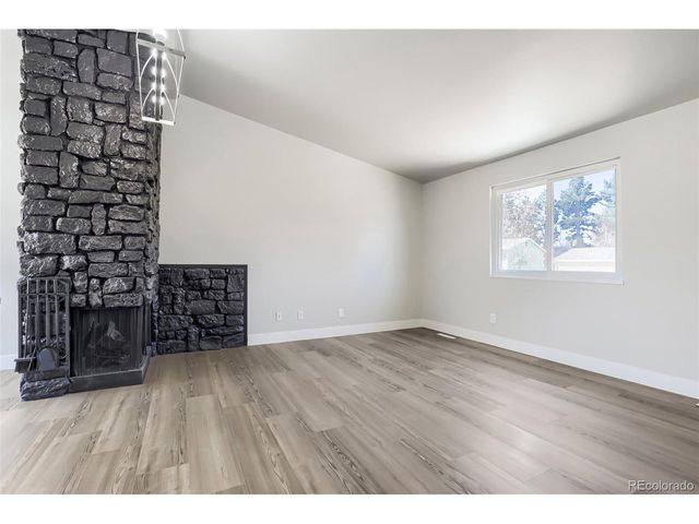 3800 S Quintero Cir, Aurora, CO 80013