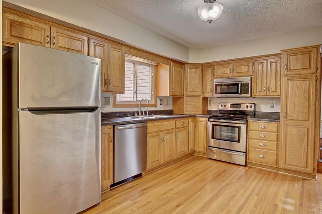 267 Hanska Court, Shoreview, MN 55126