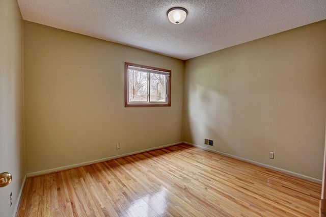 267 Hanska Court, Shoreview, MN 55126