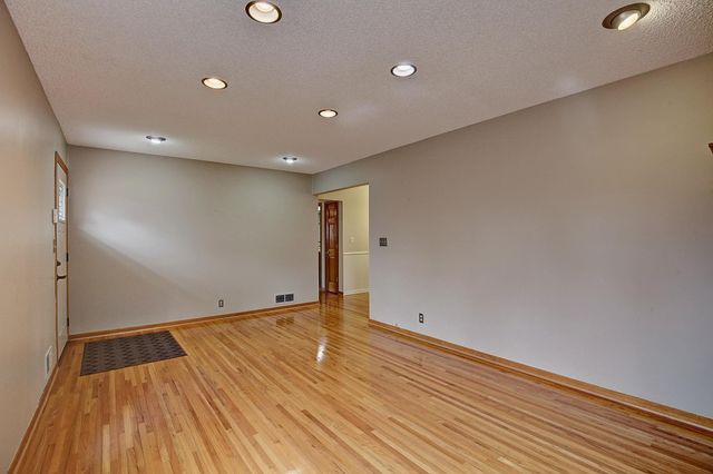 267 Hanska Court, Shoreview, MN 55126