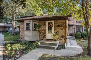 2570 Knightsbridge Road, Grand Rapids, MI 49546