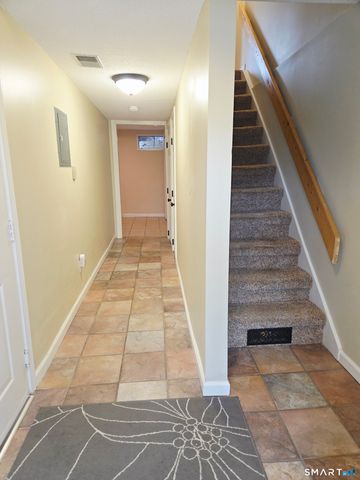 12 West Meadow Lane 2, Middletown, CT 06457