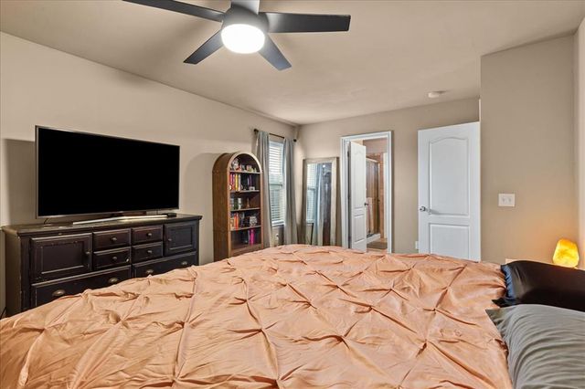 2804 Thompson Farm Lane, Yukon, OK 73099