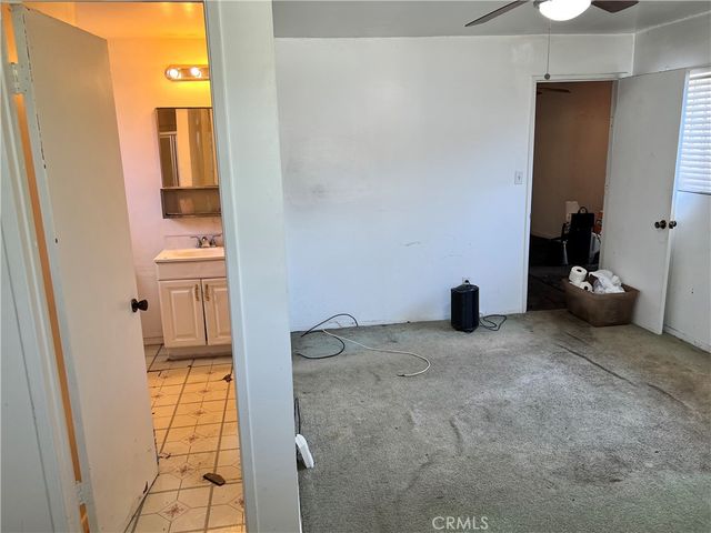 11743 Slater, Los Angeles, CA 90059