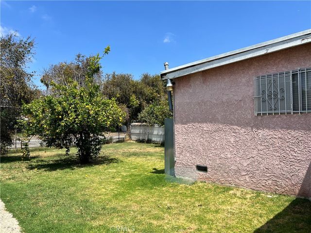 11743 Slater, Los Angeles, CA 90059