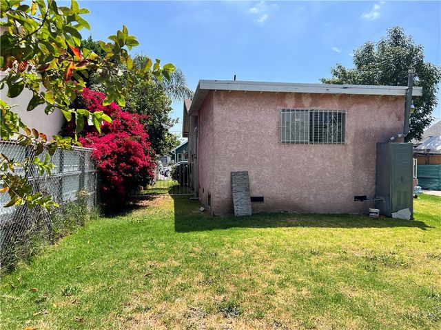 11743 Slater, Los Angeles, CA 90059