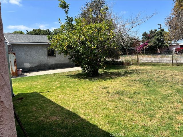 11743 Slater, Los Angeles, CA 90059