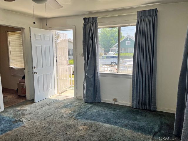 11743 Slater, Los Angeles, CA 90059