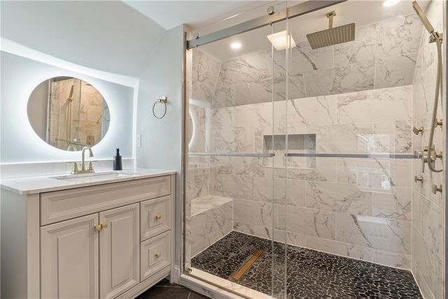 31 Harrison St, Crafton, PA 15205