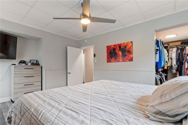 31 Harrison St, Crafton, PA 15205