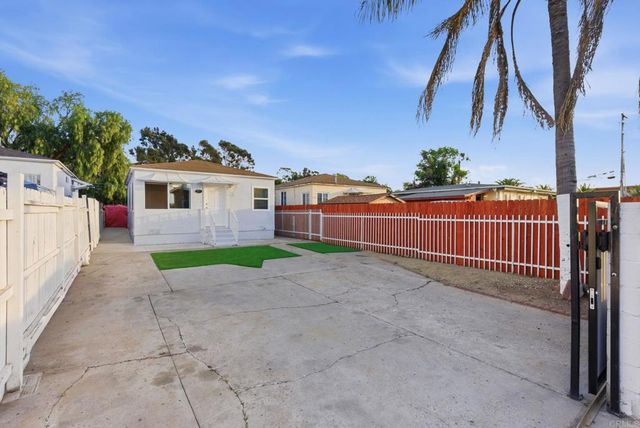 237 39 54th Street, San Diego, CA 92114