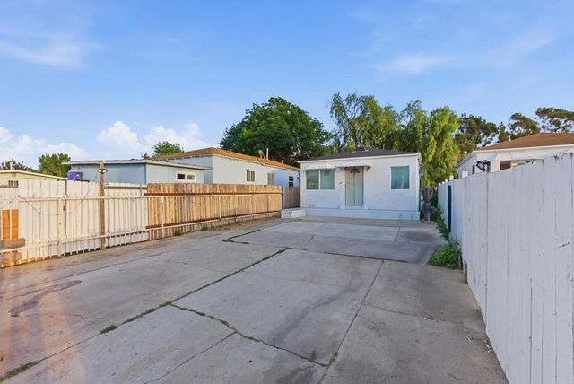 237 39 54th Street, San Diego, CA 92114