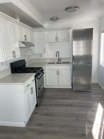 237 39 54th Street, San Diego, CA 92114