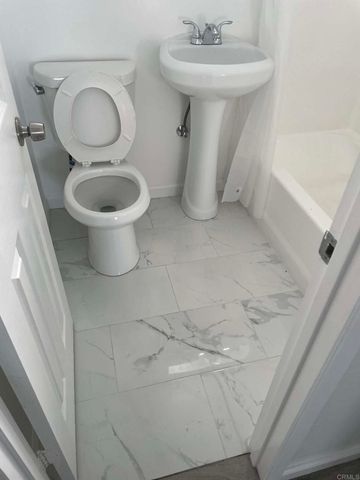 237 39 54th Street, San Diego, CA 92114