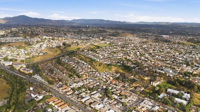 237 39 54th Street, San Diego, CA 92114