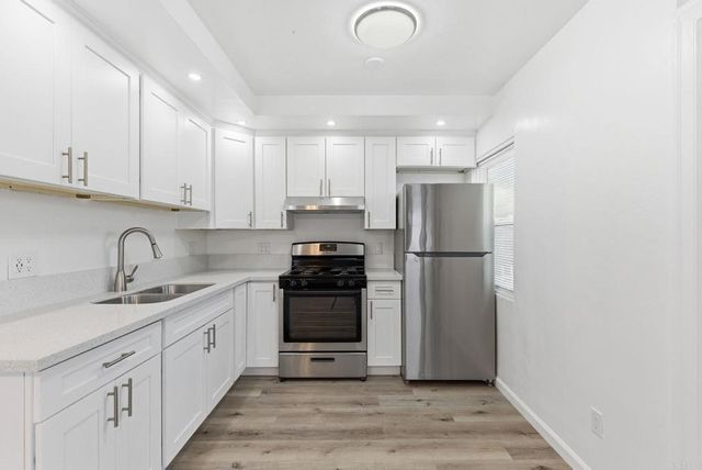 237 39 54th Street, San Diego, CA 92114