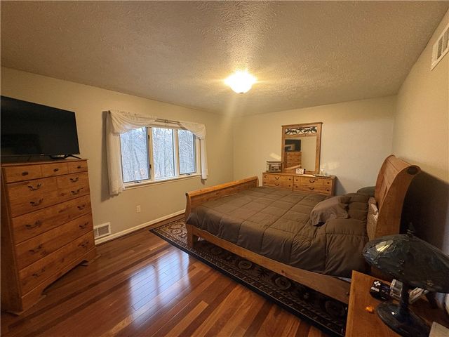 15 Shingle Mill Road, Irondequoit, NY 14609