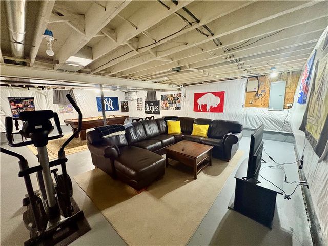 15 Shingle Mill Road, Irondequoit, NY 14609