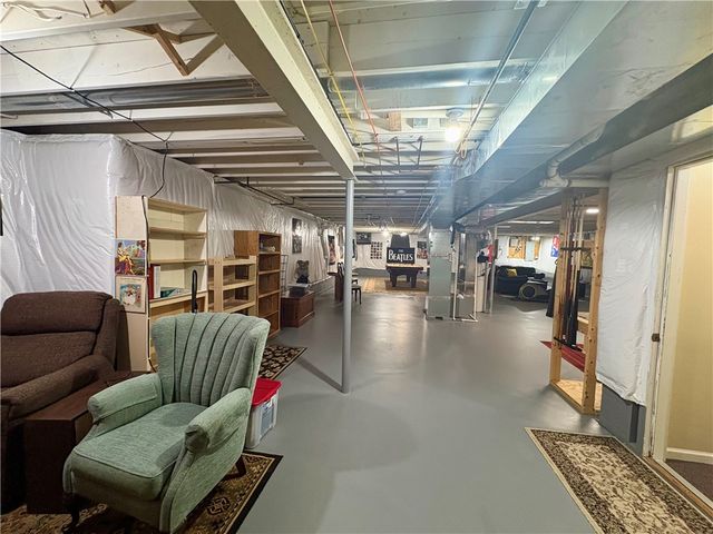 15 Shingle Mill Road, Irondequoit, NY 14609