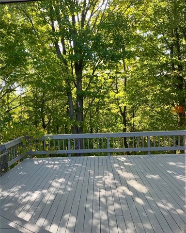 15 Shingle Mill Road, Irondequoit, NY 14609