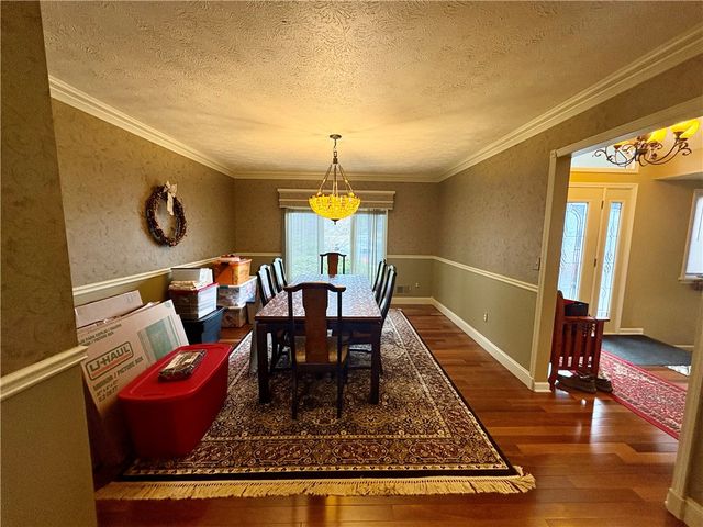 15 Shingle Mill Road, Irondequoit, NY 14609