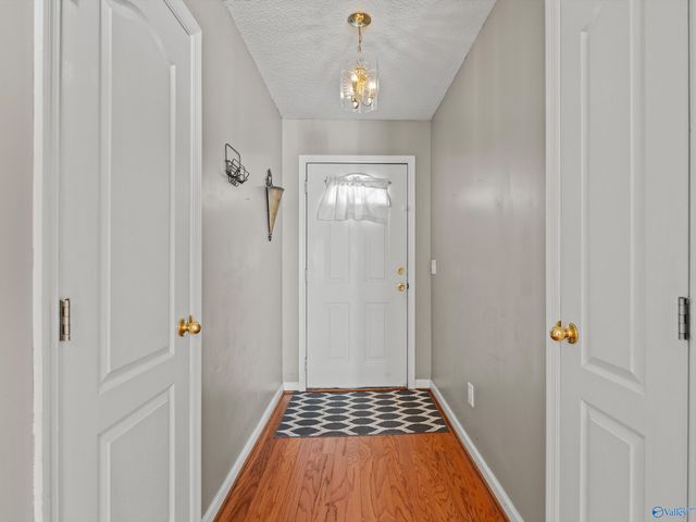 123 Castleridge Drive, New Market, AL 35761