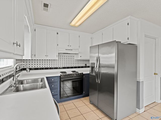 123 Castleridge Drive, New Market, AL 35761