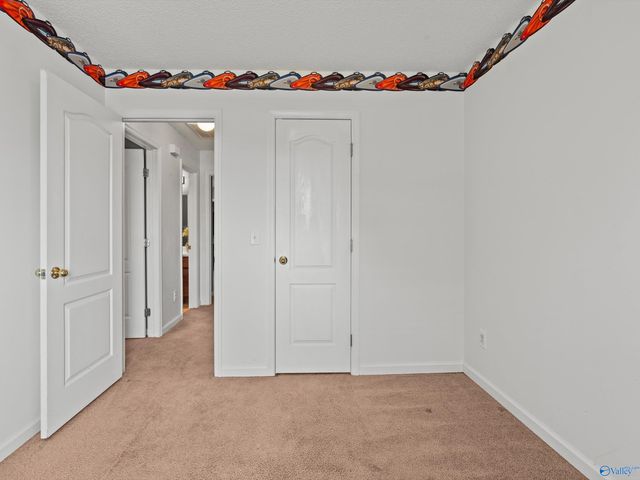 123 Castleridge Drive, New Market, AL 35761