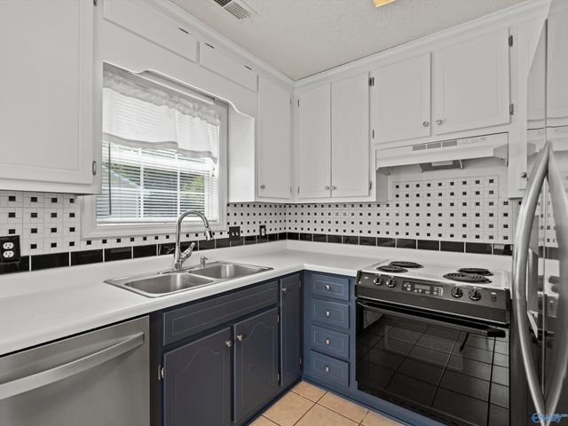 123 Castleridge Drive, New Market, AL 35761