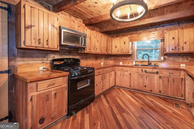 168 Burnt Mountain Cove Road, Jasper, GA 30143