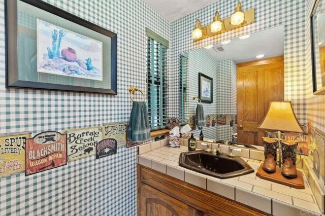 1605 Vista Del Valle, El Cajon, CA 92019