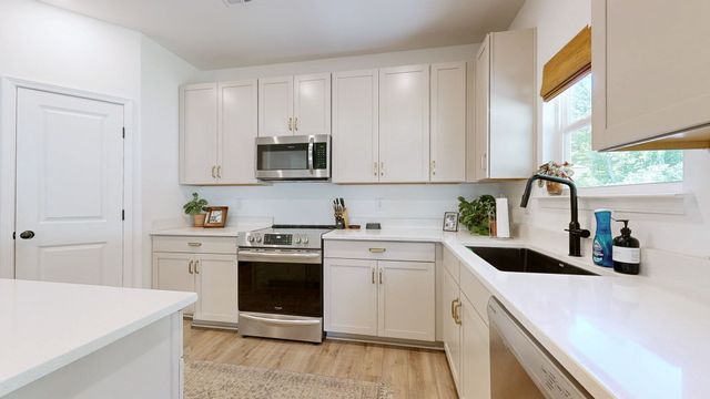 224 Lightwood Dr, Antioch, TN 37013