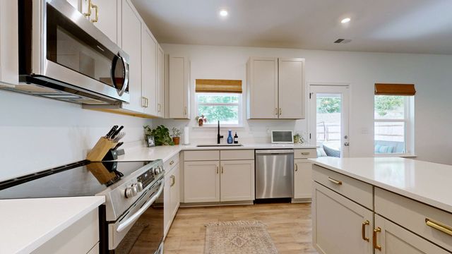 224 Lightwood Dr, Antioch, TN 37013