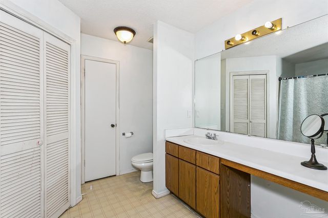 4720 Kitty Hawk Cir, Gulf Breeze, FL 32563