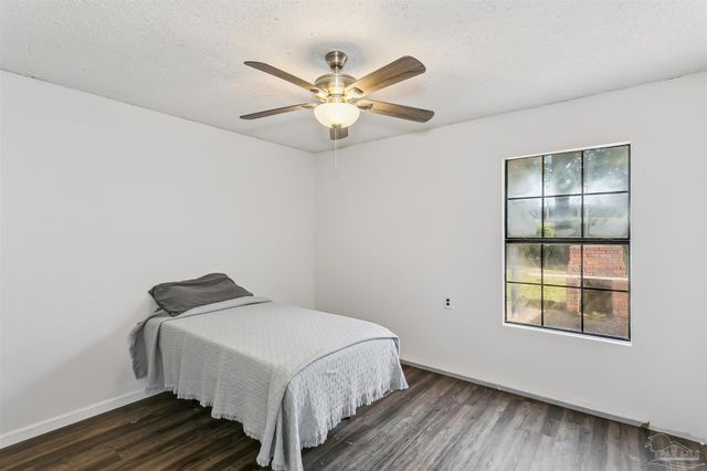 4720 Kitty Hawk Cir, Gulf Breeze, FL 32563