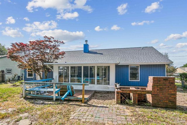 4720 Kitty Hawk Cir, Gulf Breeze, FL 32563