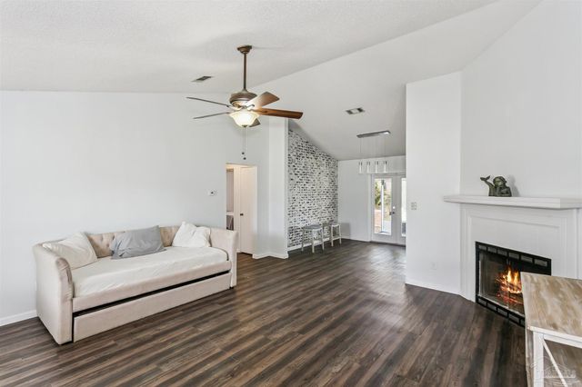 4720 Kitty Hawk Cir, Gulf Breeze, FL 32563