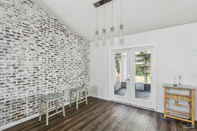 4720 Kitty Hawk Cir, Gulf Breeze, FL 32563