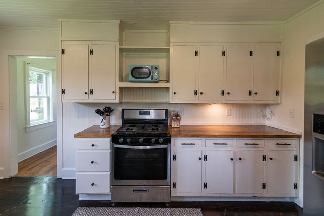 1685 Bumpus Mill Rd, Oak Grove, KY 42262