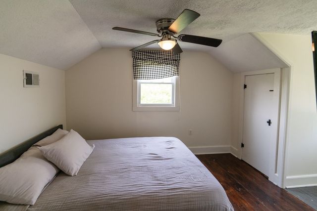 1685 Bumpus Mill Rd, Oak Grove, KY 42262