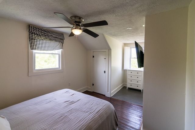 1685 Bumpus Mill Rd, Oak Grove, KY 42262