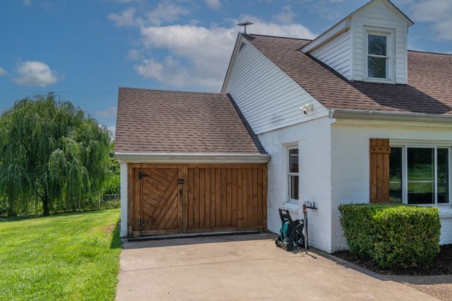1685 Bumpus Mill Rd, Oak Grove, KY 42262