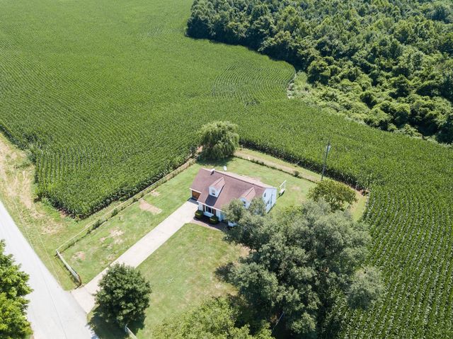 1685 Bumpus Mill Rd, Oak Grove, KY 42262