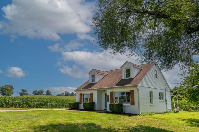 1685 Bumpus Mill Rd, Oak Grove, KY 42262
